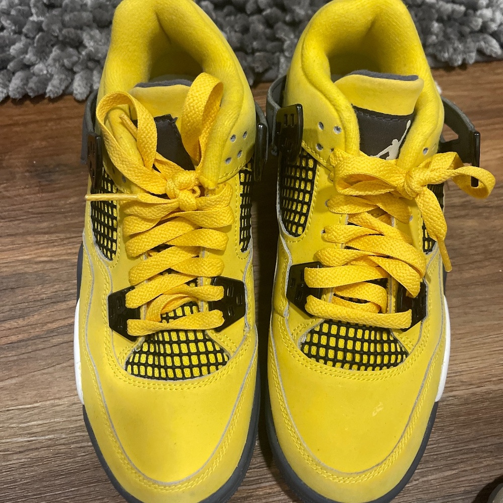 Jordan 4s